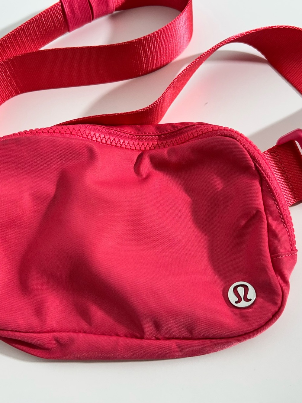 lululemon athletica Hot Pink Crossbody Belt Bag - Picture 1 of 10